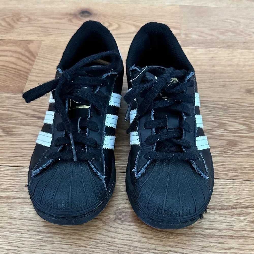 ADIDAS KIDS ORIGINALS SUPERSTAR II SHOES - Size 13